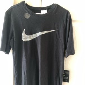 NWT Nike Men’s dri fit short sleeve shirt size M